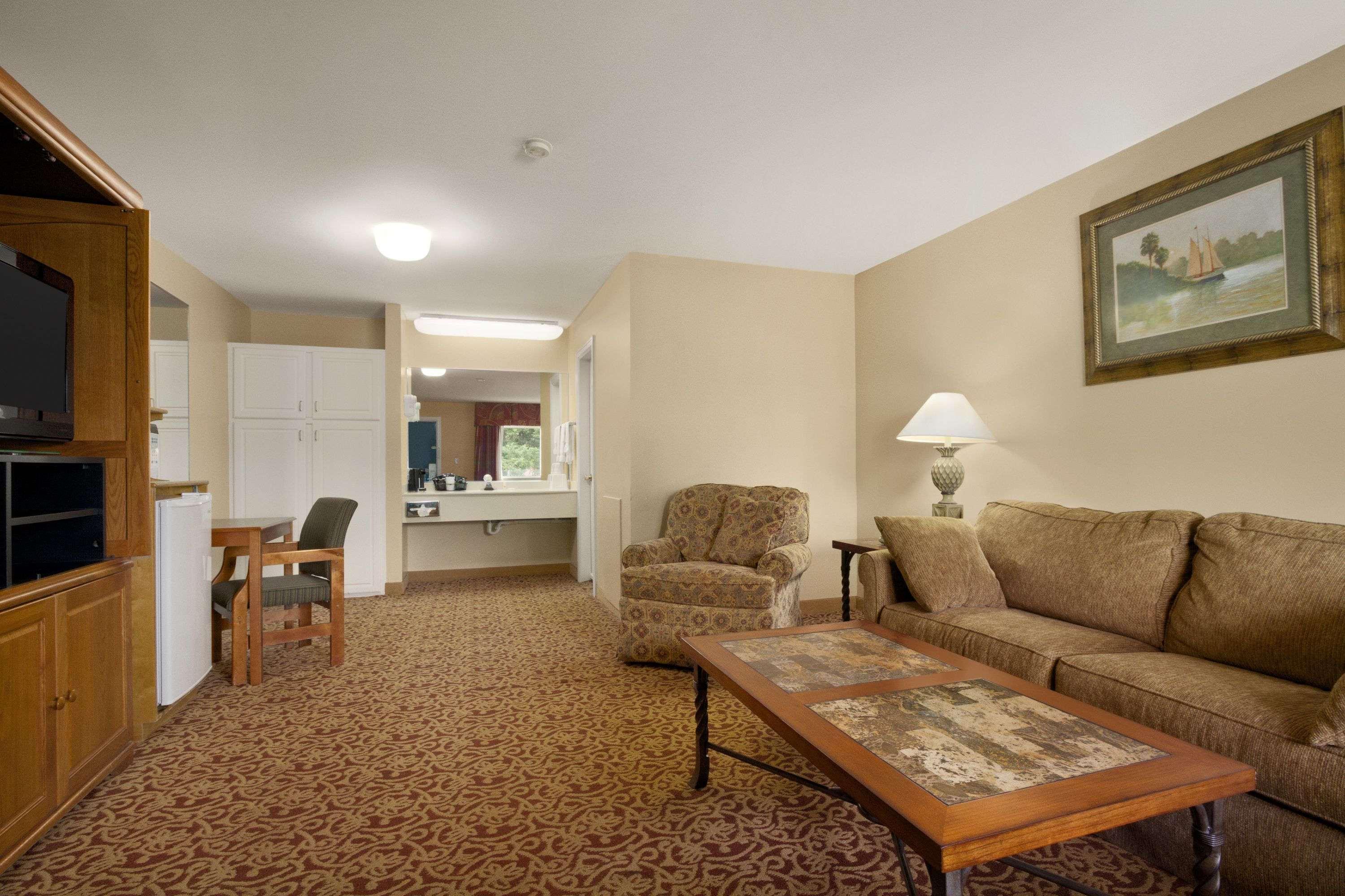 Days Inn By Wyndham אלכסנדר סיטי מראה חיצוני תמונה