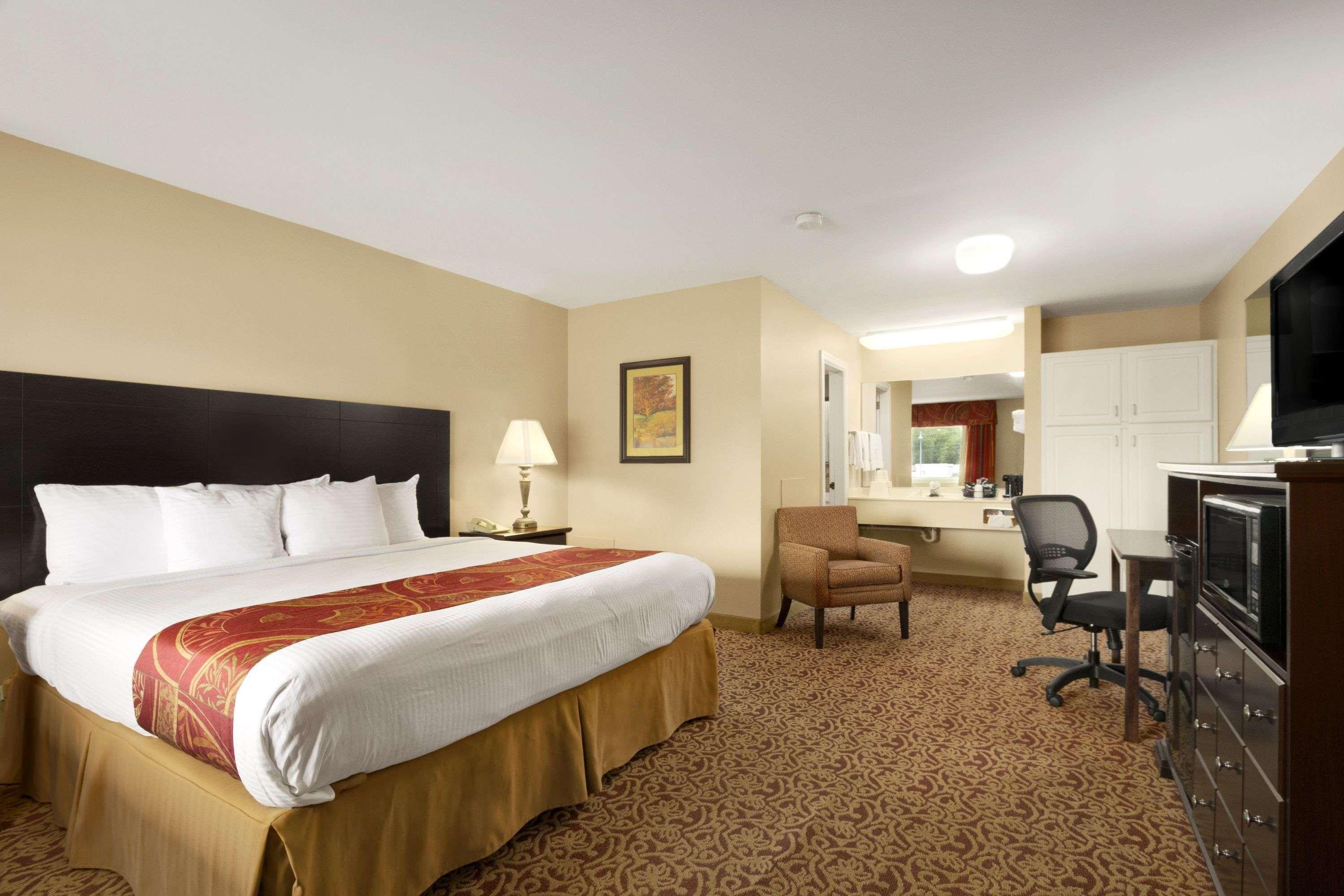 Days Inn By Wyndham אלכסנדר סיטי מראה חיצוני תמונה